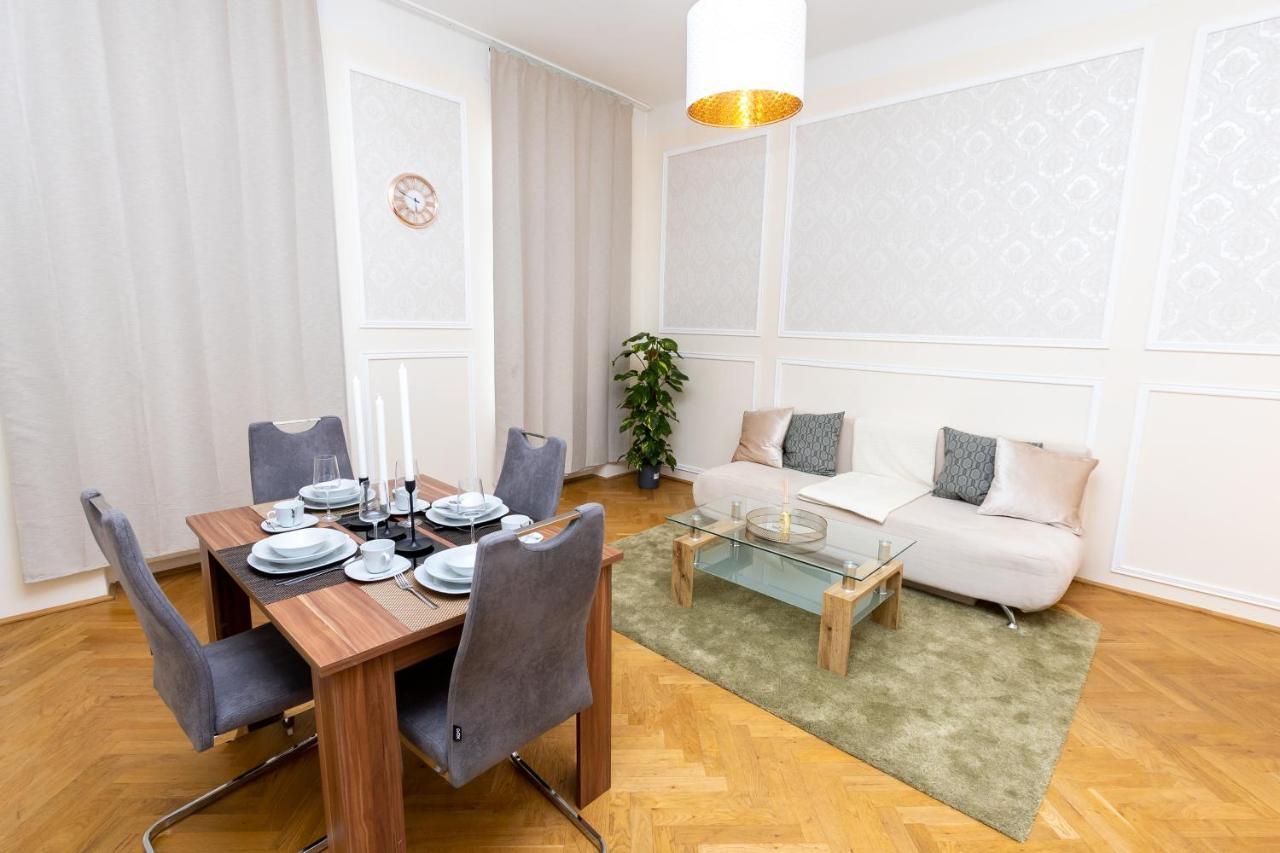 Appartement Sissi Designed Apatment Near Main Train Station